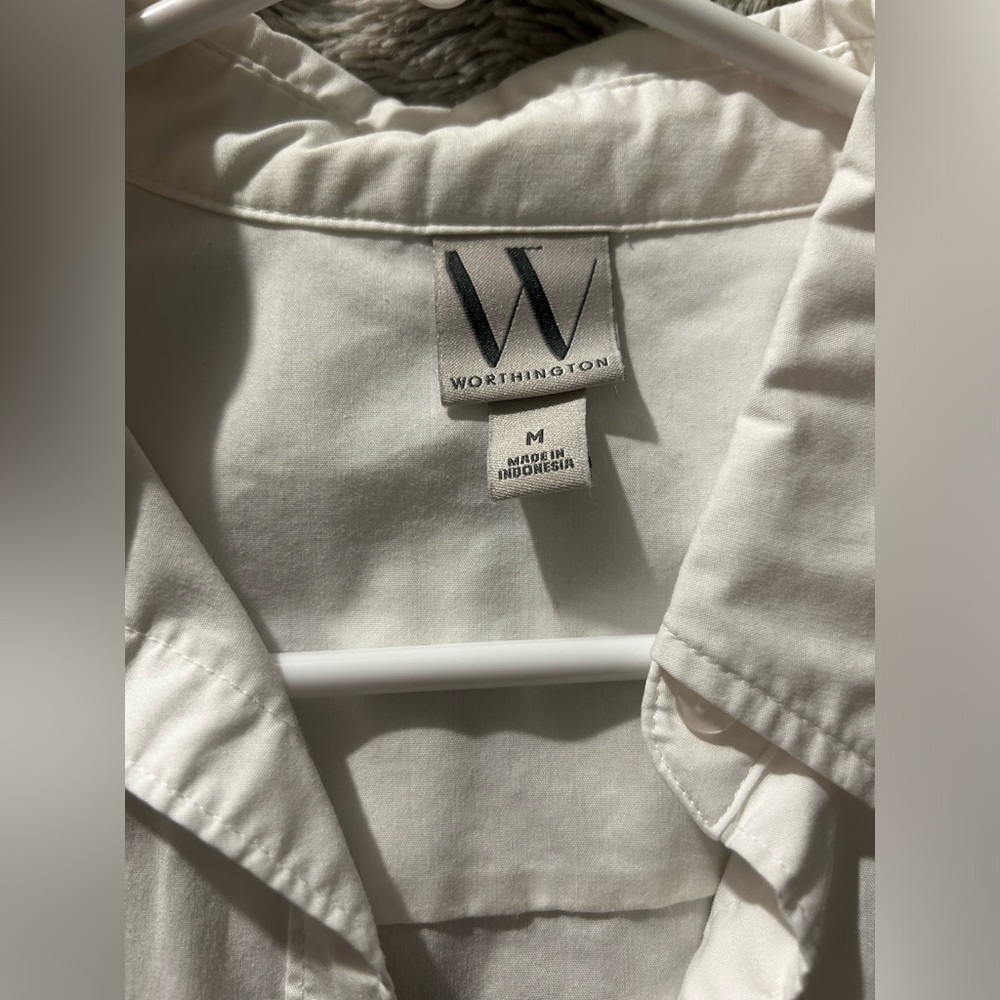 Worthington Women’s button-down - Picture 2 of 4